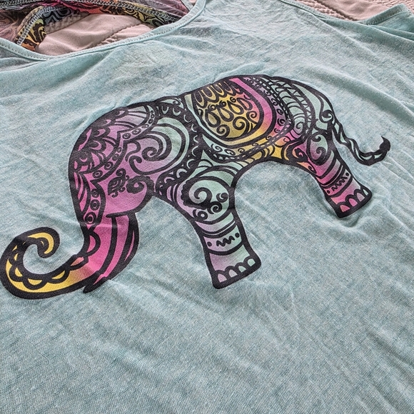 🔥5 FOR $25🔥Mandala Elephant Tank Top Size XLarge - Picture 2 of 6